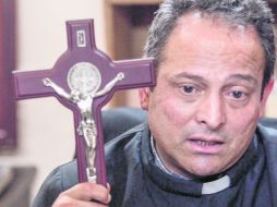 Los líderes templarios comieron en un rancho de Apatzingán el mismo día en que ingresaron las fuerzas federales, denunció el clérigo.  /