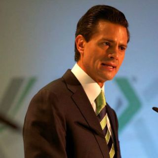 Peña Nieto firma acuerdo con OCDE en Davos