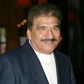 Martín Urieta ofrece a Julio Iglesias un tema de su autoría