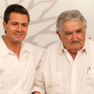 Presidente uruguayo es condecorado virtualmente por México