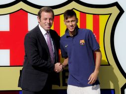 El arribo de la estrella brasileña ha dejado con dudas al mundo futbolístico. EFE /