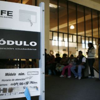 Ciudadanos aún prefieren credencial con domicilio