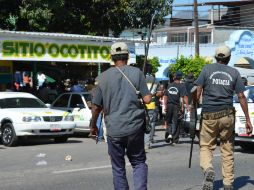 Señalan que los comerciantes ven con buenos ojos la formación de las policías comunitarias en El Ocotito. NTX /