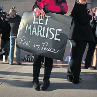 Ordenan desconectar de respirador a embarazada