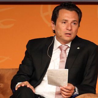 Dirigentes de Pemex y Total se reúnen en Davos