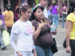 De las muertes maternas ocurridas en 2011, 13.96% correspondía a mujeres menores de 19 años, señala la Secretaría de Salud.  /