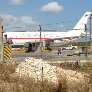 El avión del Príncipe Felipe realiza aterrizaje de emergencia