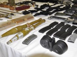 Esta fue una parte de las mercancías que les fueron decomisadas. Twitter: @FiscaliaJal. ESPECIAL /