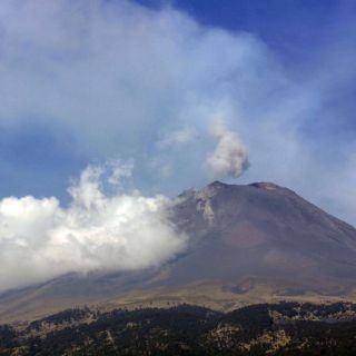 Registran dos exhalaciones de baja intensidad en Popocatépetl