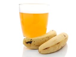 El jugo tiene un color amarillo pálido, similar al aspecto de un tequila reposado, manteniendo las propiedades nutricionales. ARCHIVO /
