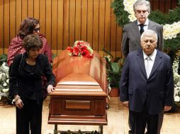 Arribo del cuerpo del escritor José Emilio Pacheco al Colegio Nacional donde fue velado. SUN /