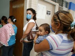 La SSJ analiza los casos de los hospitalizados para confirmar o descartar complicaciones provocadas por el virus. ARCHIVO /