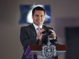 El Gobierno estatal ha apostado por programas sociales, como el de los 'Bienevales' que brinda transporte gratuito a estudiantes. ARCHIVO /