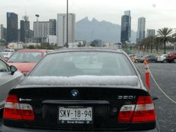 La controladora de aeropuertos recomienda a los pasajeros comunicarse con su línea aérea para actualización de estatus de vuelos. ARCHIVO /