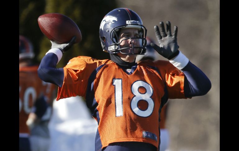 El mayor de la familia podría ganar el gran juego de la NFL con Denver el próximo domingo. AP /