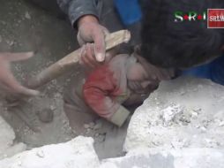 Imagen de la niña al ser rescatada. Tomada del video  /