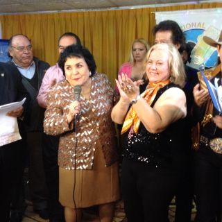 Locutores reconocen trayectoria de Carmen Salinas