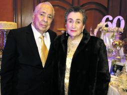 Los festejados. José Luis González Romo y Ma. Teresa Moreno de González.  /