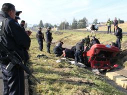 Elementos de la Policía Federal y el Ejército permanecen en la zona donde ocurrió el tiroteo el día de ayer. EFE /