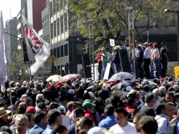 El contingente proviene de un mitin realizado a las afueras de la SCJN. SUN /