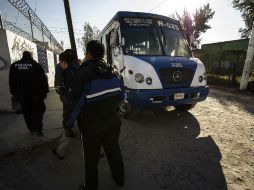 El tercer incendio ocurrió hacia las 7:20 en un midibús de la ruta 625, en Los Cajetes.  /