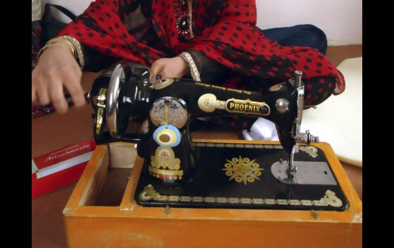 Serán preparadas en reparación de máquinas de coser; repostería;  instalaciones eléctricas y manualidades. ARCHIVO /