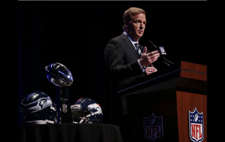 Roger Goodell, comisionado de la NFL, confirmó en rueda de prensa el horario del Super Bowl XLVIII. AP /