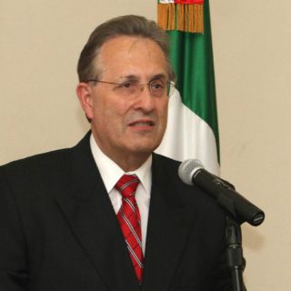 México y EU, hombro a hombro contra la trata: Wayne