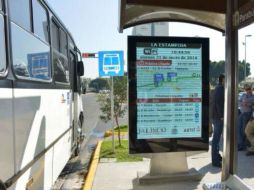 En la pantalla se ve la información de las rutas 51 A, B y D. ESPECIAL /