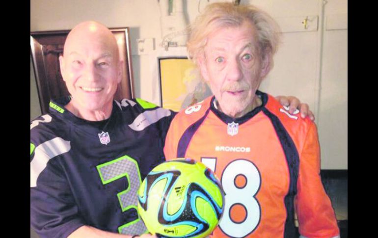 Ambos actores dejaron patente su emoción por la gran final del Super Bowl. TWITTER  /