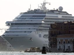 El crucero naufragó el 13 de enero de 2012 dejando 32 muertos y un desaparecido. ARCHIVO /