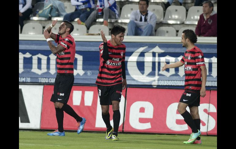 Rodrigo Millar (i) marcó el tanto al minuto 54. MEXSPORT /