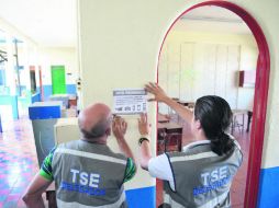 La autoridad electoral de Costa Rica afirmó que todo está listo en las seis mil 515 mesas de votación. AFP /