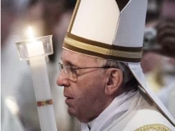 Jorge Mario Bergoglio dirige la bendición dominical con motivo de la Fiesta de la Candelaria. NTX /