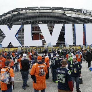 Personas de todo el mundo viajan para ver el Super Bowl