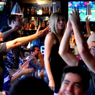 Entre un mar de apuestas y jerseys divididos