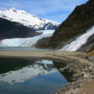 Capa de hielo de lagos de Alaska disminuye notablemente