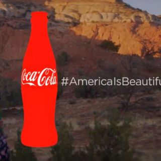 Diversidad de idiomas molesta en comercial de Coca Cola