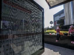 La pantalla está en el paradero ubicado en el cruce de López Mateos y Niños Héroes.  /