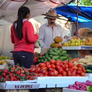 Hasta en 18 pesos el kilo de azúcar en comercios del país