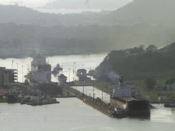 Este martes concluye el plazo para evitar la paralización en las obras de ampliación del canal. AP /