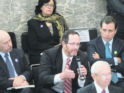 Académicos, activistas y empresarios interrogaron los temas del Informe. En la imagen, el empresario Juan Jaime Petersen.  /