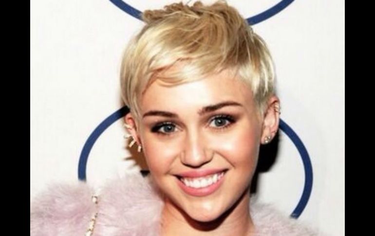 La intérprete tuiteó: '2 months no cigs #proudofmyself' (Dos meses sin cigarros. Orgullosa de mí misma). ESPECIAL /