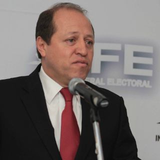 Marco Antonio Baños asume la presidencia del IFE