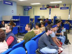 Uno de los factores del rezago de los contribuyente es la reticencia al cambio tecnológico. ARCHIVO /