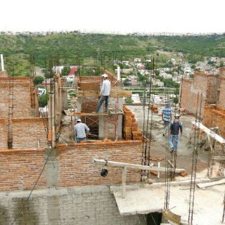 Manufactura se contrae en 11 entidades