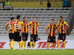 Cerca de tres mil aficionados se dieron cita en el Estadio Jalisco para observar el partido de la Jornada 6 de la Liga de Ascenso.  /