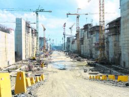 Si se llegare a suspender la obra se perderían hasta 10 mil puestos de trabajo. NTX /