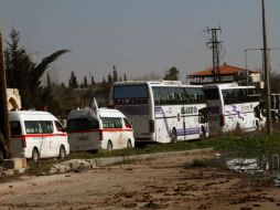 Los rebeldes obstaculizaban la llegada de camiones de ayuda humanitaria al lanzar morteros contra la carretera. EFE /