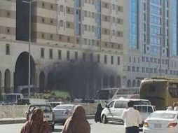 Bomberos se encuentran en el lugar para controlar el incendio. TOMADA DE @IbrahimTours  /